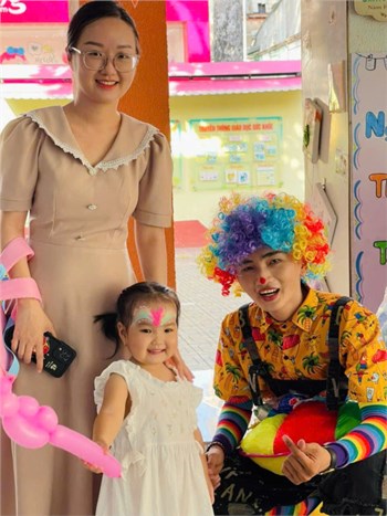 Những ngày cuối năm rộn ràng tiếng cưới tại sân trường Họa Mi 2