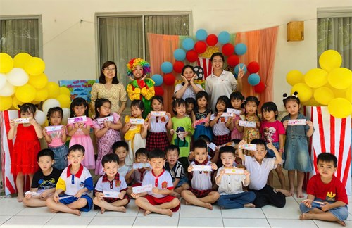 Hoạt động trải nghiệm  Rạp chiếu phim Mầm non Họa Mi 3  của bé.