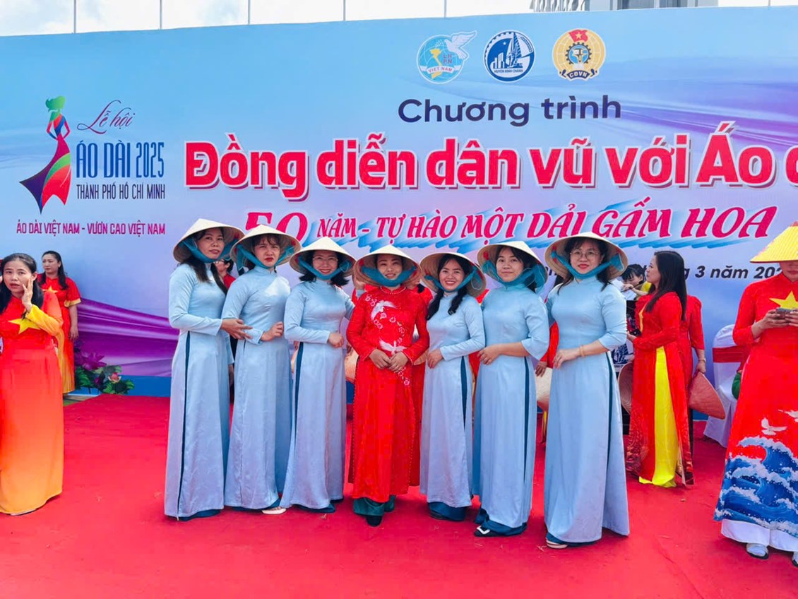 Công đoàn trường mg hoa phượng hưởng ứng tuần lễ áo dài