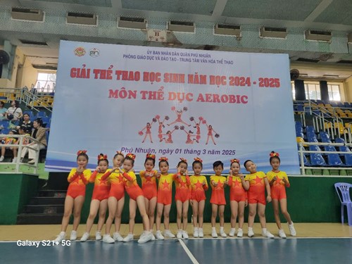 Tham gia Hội thi thể dục Aerobic
