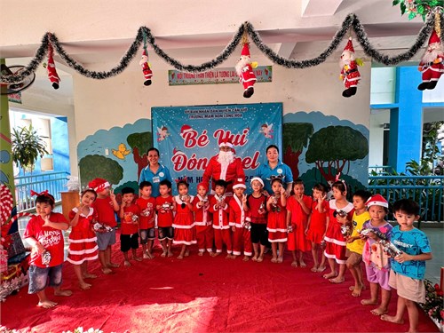 Lớp Lá 1 vui Noen
