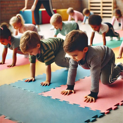 Thể Dục : Bò Bằng Bàn Tay, Bàn Chân 3 - 4 m