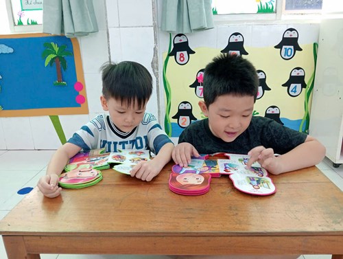 Một ngày đọc sách của lớp Lá 1- Lớp Lá 1