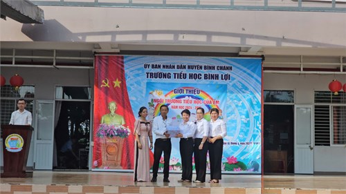 Tham quan trường Tiểu học