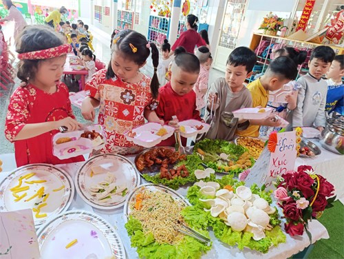 Tiệc buffet tất niên trường mẫu giáo việt anh – ngày hội ẩm thực vui tươi