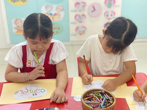 Hoạt động Chào mừng ngày 8/3 của lớp Lá 3