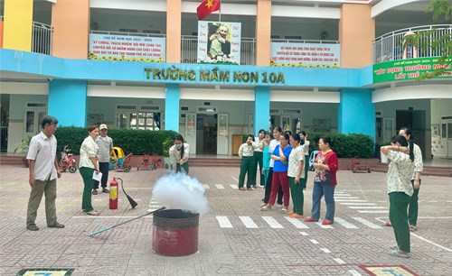 Trường Mầm non 10A diễn tập phòng cháy chữa cháy “Trang bị kỹ năng an toàn cho bé”