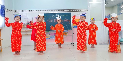 Lớp Chồi 1 tham gia lễ hội Giỗ Tổ Hùng Vương