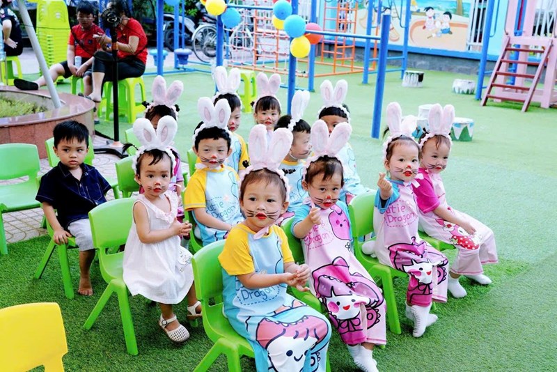 Lớp 25 - 36 tháng (1): Chú Thỏ Con