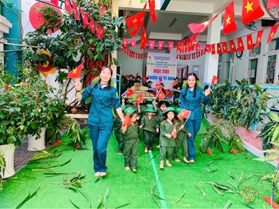 Hòa bình có đẹp không?
- Rất rất đẹp!