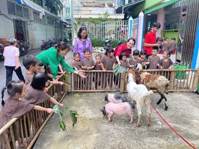 <a href="/tin-tuc-su-kien/to-chuc-ngay-hoi-trai-nghiem-cho-tre-ren-luyen-ky-nang-song-nang-cao-tinh-hoa-d/ctfull/28134/722127">Tổ chức ngày hội trãi nghiệm cho trẻ rèn luyện<span class=bacham>...</span></a>