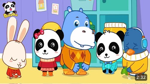 Kỹ năng tự mặc quần áo.