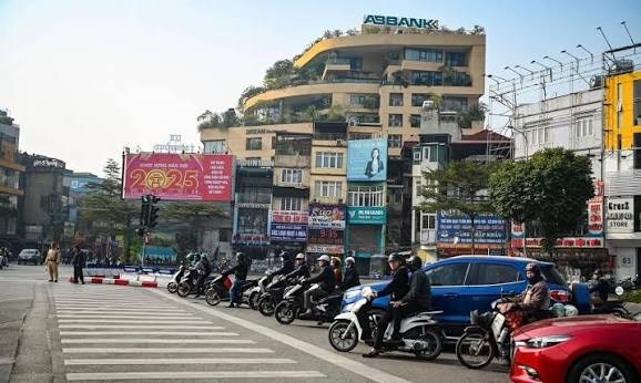 Quyết tâm hình thành bằng được thói quen tham gia giao thông văn minh, hiện đại của nhân dân
