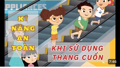 Kỹ năng dạy trẻ khi đi thang cuốn