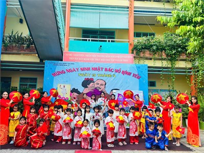 Trường mầm non 10 tổ chức kỷ niệm 135 năm ngày sinh chủ tịch hồ chí minh ( 19/05/1890- 19/05/2025)