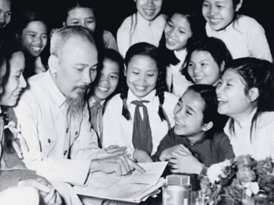 Tinh thần tự học của Hồ Chủ tịch trong suy nghĩ của người trẻ