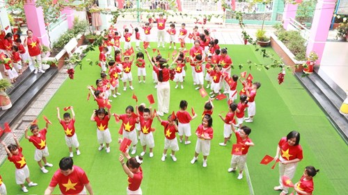 Hoạt động Kỷ niệm 50 năm Giải phóng miền Nam, thống nhất đất nước.