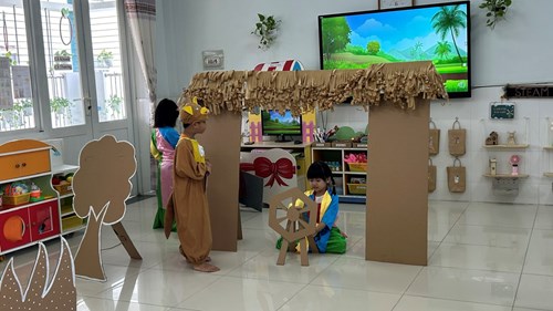 Kể chuyện  Ba cô gái 