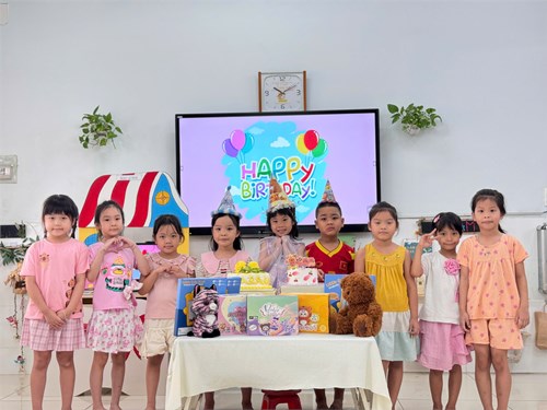 Mừng sinh nhật các bé tháng 2