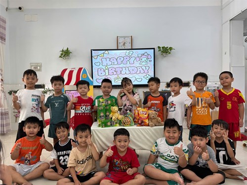 Mừng sinh nhật các bé tháng 3