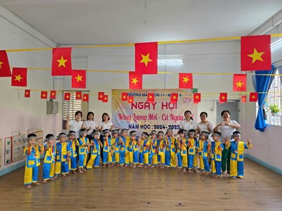 Ngày hội   năng lượng mới - cả ngày vui  năm học 2024 - 2025 với tiết mục đồng diễn của các bé khối lớp mầm
