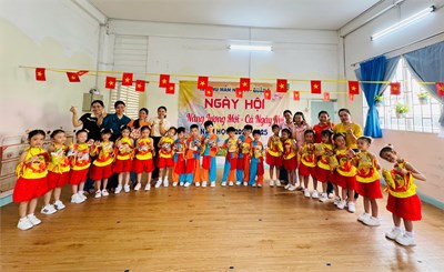 Ngày hội   năng lượng mới - cả ngày vui  tiết mục của các bé lớp lá 3 và lá 2