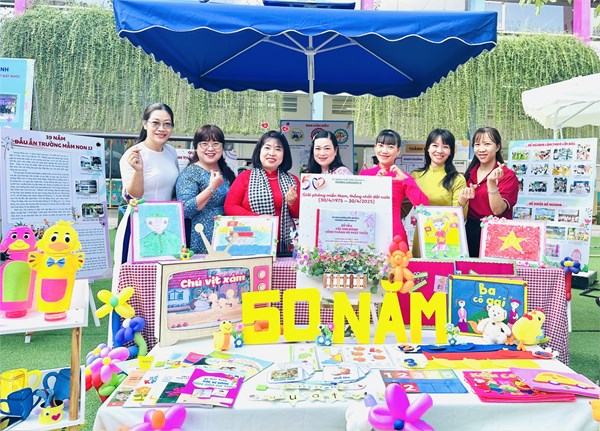 Hưởng ứng ngày hội của Giáo dục Quận 5  Ươm mầm trẻ thơ - Vững bước trương lai . Trường Mầm non 12 tham gia trưng bày Kỷ yếu chào mừng 50 năm ngày Giải phóng miền Nam, thống nhất đất nước do Phòng Giáo dục và Đào tạo Quận 5 tổ chức ngày 20/04/2025.