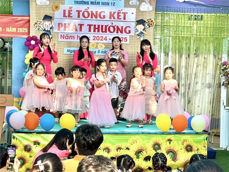 Lễ Tổng kết và Phát thưởng cho các bé trường Mầm non 12 được tổ chức ngày 28/5/2025 tại