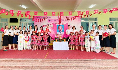 Trường mầm non 12 tổ chức lễ hội mừng ngày sinh chủ tịch hồ chí minh (19/5/1890- 19/5/2025)