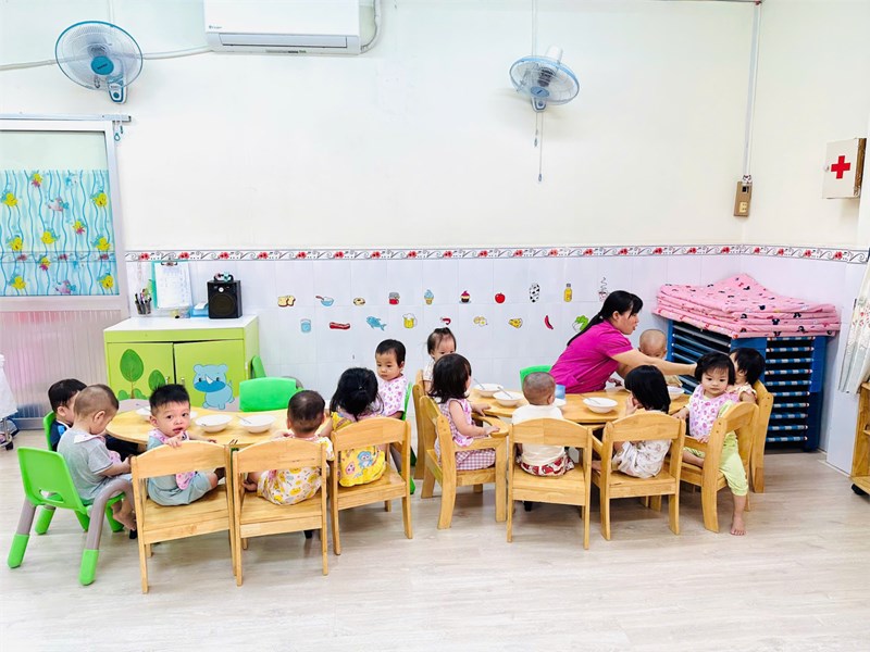Hình ảnh hoạt động chăm sóc nuôi dưỡng