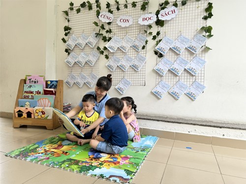 Đọc sách cùng con