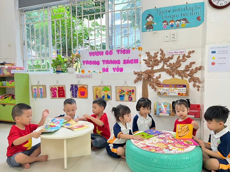 Lớp mầm 4 trường mầm non 13 hưởng ứng  ngày sách và văn hóa đọc việt nam 