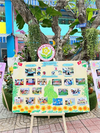 Triển lãm 50 năm phát triển ngành giáo dục