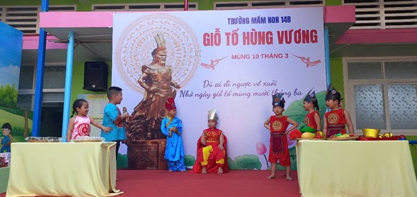 MN14B-Các cháu tái hiện hoạt cảnh Bánh chưng bánh dày Kỷ niệm ngày Giỗ tổ các vua Hùng 10-3 ÂL năm 2025
