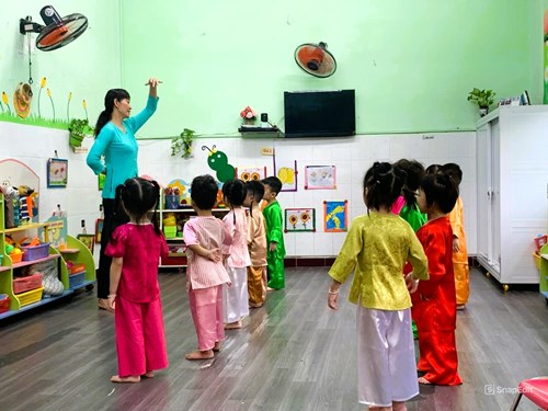 Chuyên đề  tổ chức hoạt động giáo dục âm nhạc cho trẻ tiếp cận đa văn hóa  - khối mầm
