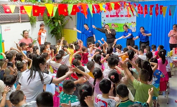 Chương trình  kể chuyện bé nghe  và ngày hội đọc sách cho các bé khối mẫu giáo
