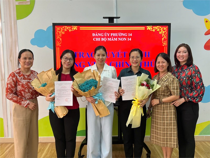 Chi bộ trường mầm non 14 trao quyết định chuyển đảng chính thức