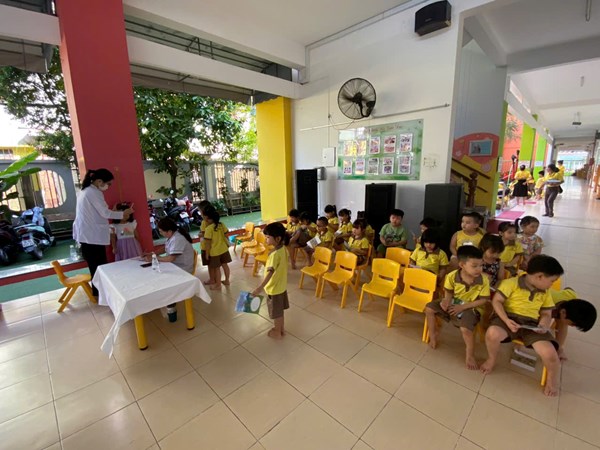 Khám sức khỏe của các bé lớp chồi 1