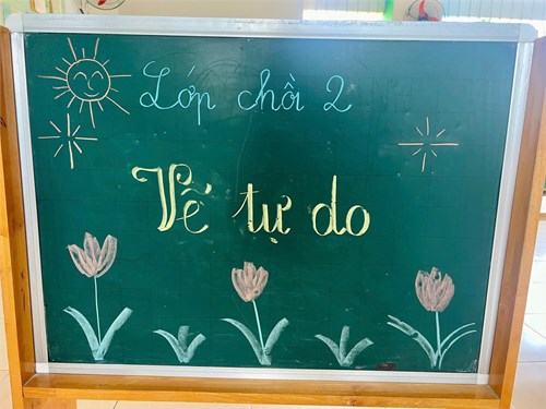 Lớp chồi 2 vẽ tự do