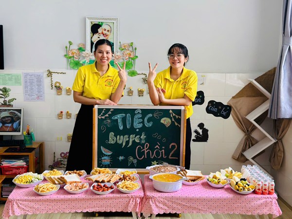 🎉 Tiệc buffet vui hết cỡ cùng lớp Chồi 2! 🎉