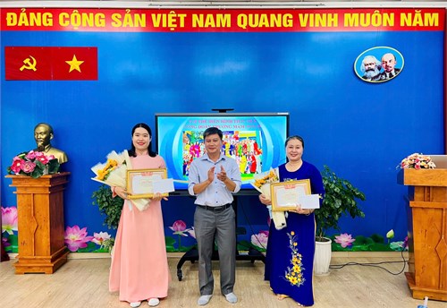 Chi đoàn Mầm non 15 được biểu dương  Gương điển hình tiên tiến  giai đoạn: 2020 - 2025 tại Hội nghị điển hình tiên tiến viên chức, người lao động giai đoạn: 2020 - 2025 do CĐCS trường MN15 tổ chức