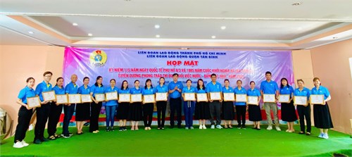 CĐCS Trường Mầm non 15 nhận giấy khen đã có thành tích tiêu biểu trong phong trào thi đua  Giỏi việc nước, đảm việc nhà  năm 2024