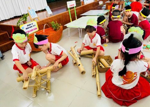Các bé trường Mầm non 19/5 tham gia Hội thi “Bé vui cùng steam” năm học 2024-2025