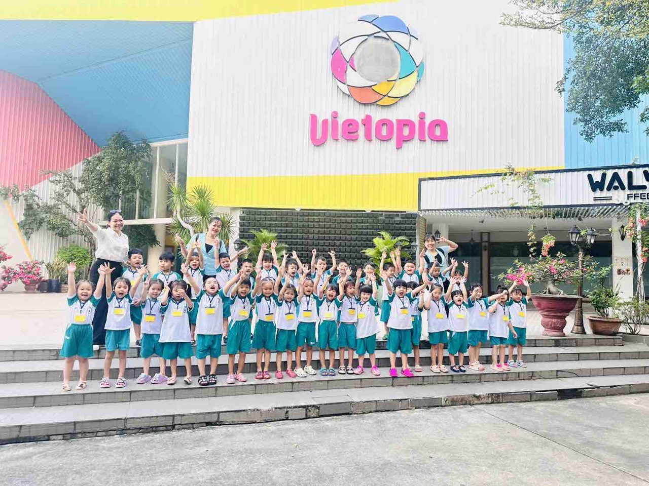 Trường Mầm non 19/5 tổ chức cho trẻ tham quan - vui chơi - học tập và trải nghiệm tại Vietopia