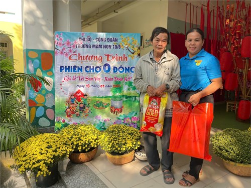 Ngày 13/01/2025, trường mầm non 19/8 tổ chức chương trình  phiên chợ xuân 0 đồng   với chủ đề  tết sum vầy - xuân đoàn kết 