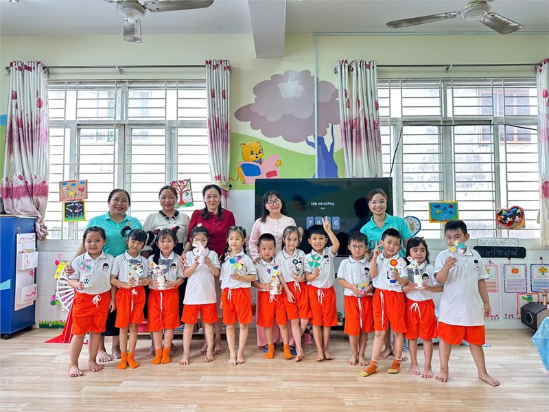Sản phẩm của bé: Quạt cầm tay