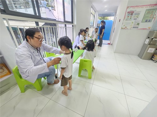 Khám sức khỏe cho trẻ