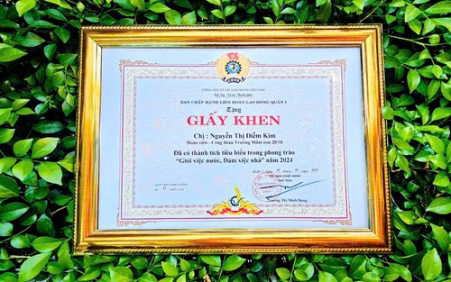 Công đoàn trường mầm non 20/10 nhận khen thưởng phong trào “giỏi việc nước, đảm việc nhà” năm 2024.
