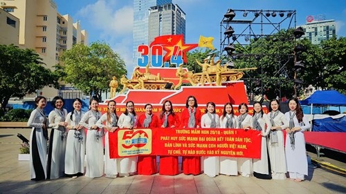 CBQL-GV-NV trường Mầm non 20/10 tổ chức hành trình tham quan Trận địa pháo tại công viên Bến Bạch Đằng và tham quan khu vực triển lãm ngoài trời “Từ chiến thắng Bạch Đằng đến đại thắng 30/4/1975” .