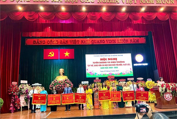 <a href="/tin-tuc-su-kien/truong-mam-non-24b-vinh-du-dat-danh-hieu-co-thi-dua-thanh-pho-nam-hoc-2023-2024/ctfull/28452/763706">Trường Mầm non 24B vinh dự đạt Danh hiệu Cờ<span class=bacham>...</span></a>